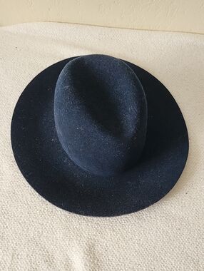 Janessa Leoné Navy Blue 100% Wool Fedora Hat Sz M Quiet Luxury Designer Hat